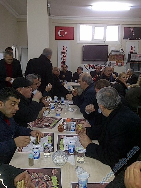 Güngören Nizipliler derneginde kahvaltı