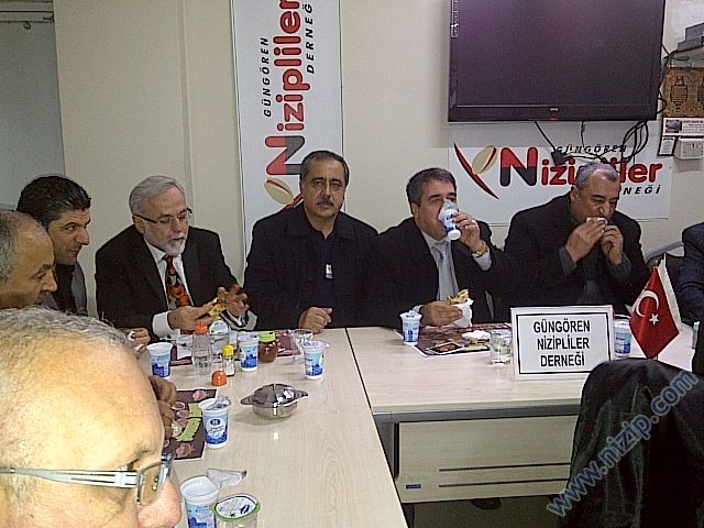 Güngören Nizipliler derneginde kahvaltı