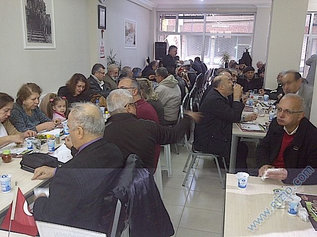 Güngören Nizipliler derneginde kahvaltı