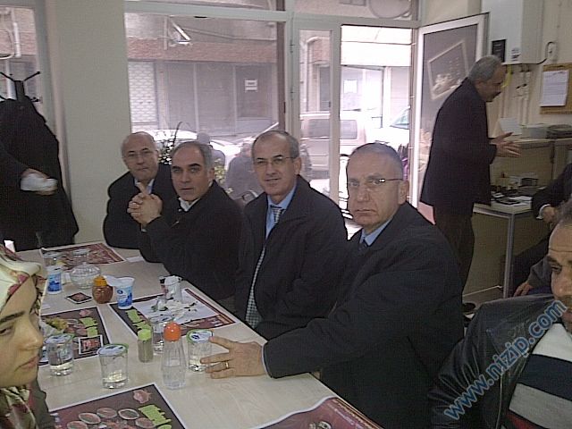 Güngören Nizipliler derneginde kahvaltı
