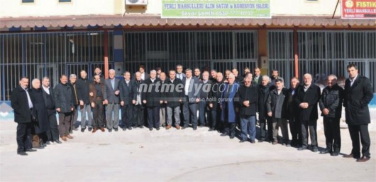Hacı Fevzi Akdoğan\'a Fıstık Halinde Esnaftan Sevgi Seli