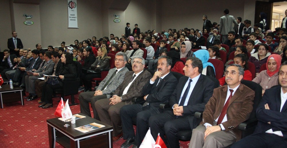 Nizip Ticaret Odası Sponsorluğunda Ortaokullar Arası Bilgi Yarışmaları Başladı.