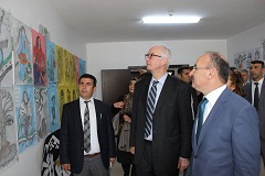 AB Heyeti Suriyelileri ziyaret etti AB Heyeti Suriyelileri ziyaret etti