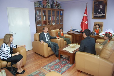 Öğrenciler Makam Koltuklarında Öğrenciler Makam Koltuklarında