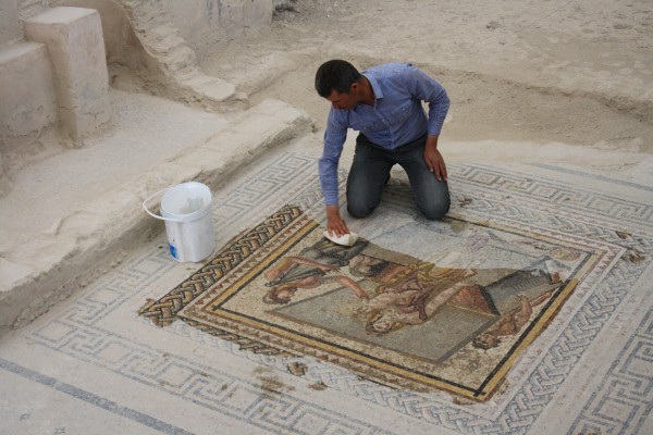 National geographic resmi internet sitesinde zeugma'yı haber konusu yaptı :