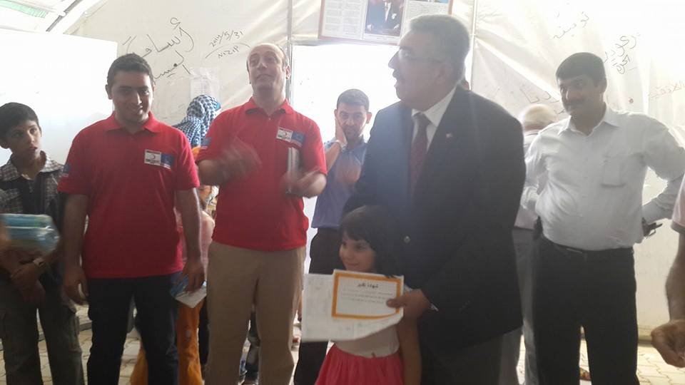 Photo - Suriyeli çocuklarımız karnelerini aldı.
