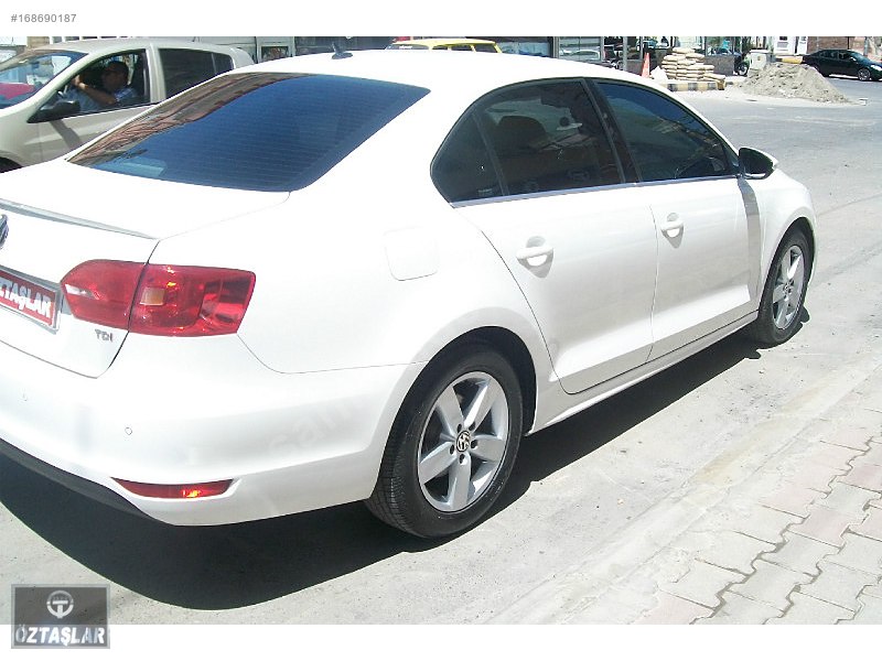 öztaşlardan  2012 model 2013 çıkışlı jetta  1.6 tdi comfortline