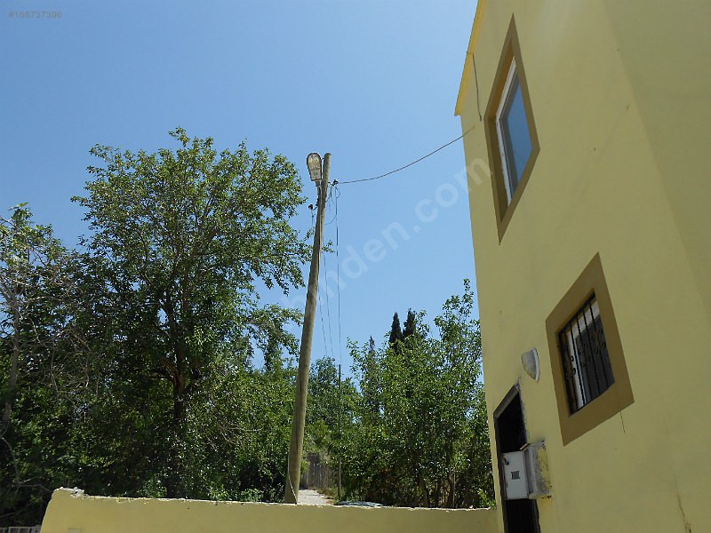 Bag evi içerisinde 2 katlı ev ve eşya ile birlikte