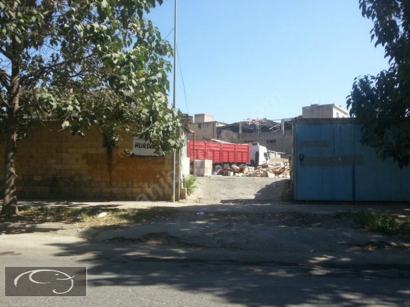 Nizip te ihtiyaçtan acil satılık yol üzeri köşe başı fabrika