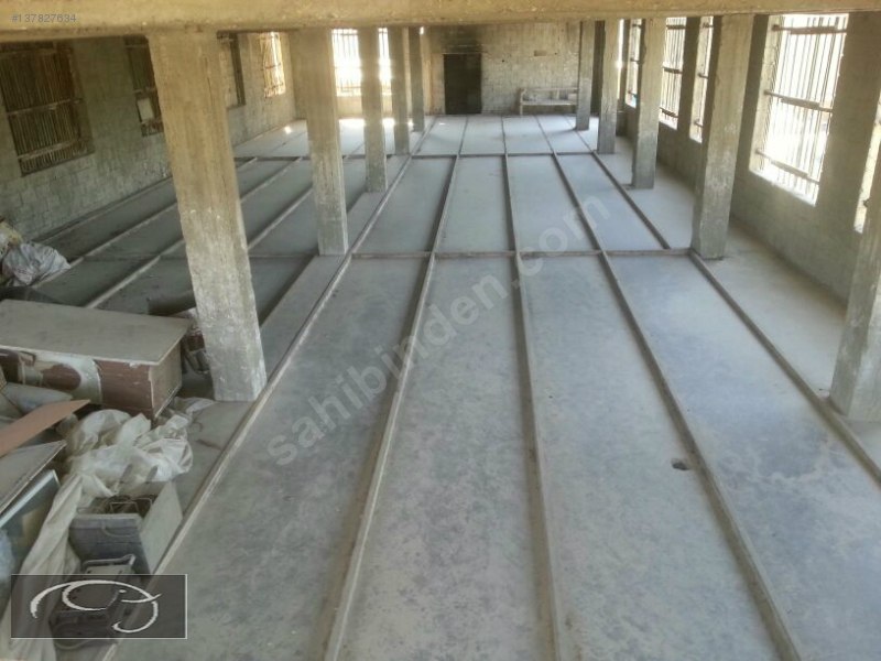 Nizip te ihtiyaçtan acil satılık yol üzeri köşe başı fabrika