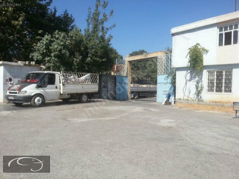 Nizip te ihtiyaçtan acil satılık yol üzeri köşe başı fabrika