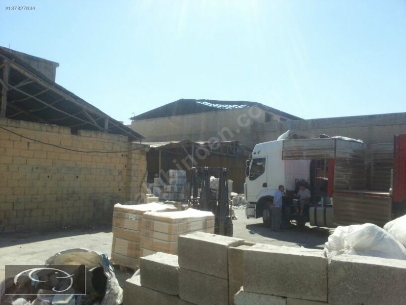 Nizip te ihtiyaçtan acil satılık yol üzeri köşe başı fabrika
