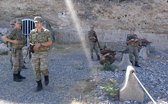 Karkamış'da Eller Tetikde