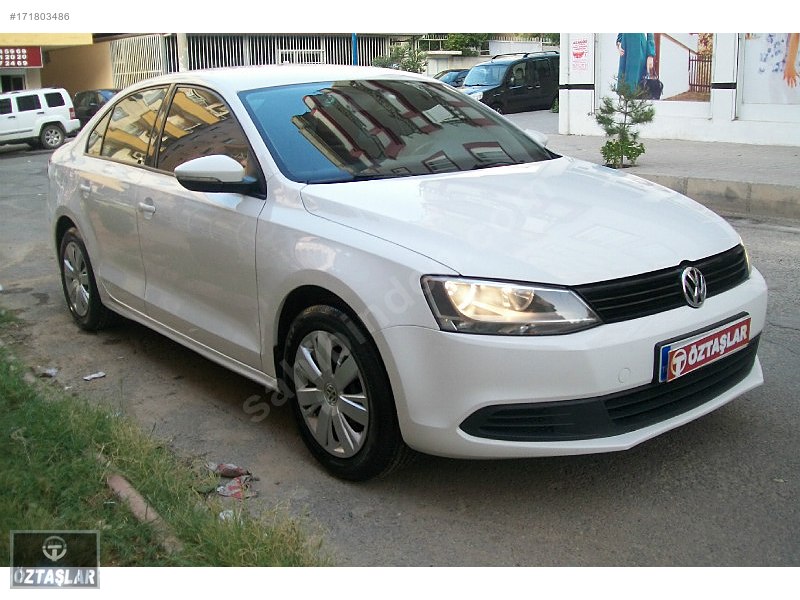 öztaşlar'dan 2012 jetta 1.6 trentline hatasız boyasız