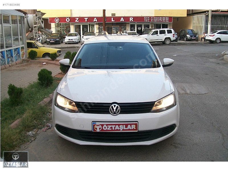 öztaşlar'dan 2012 jetta 1.6 trentline hatasız boyasız