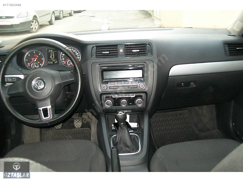 öztaşlar'dan 2012 jetta 1.6 trentline hatasız boyasız