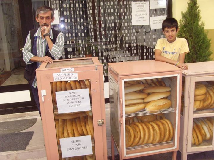 Hayırsever kardeşlerim ekmek dağıtımına yarından sonra kapatacağız 2500 adet Hayırsever kardeşlerim ekmek dağıtımına yarından sonra kapatacağız 2500 adet