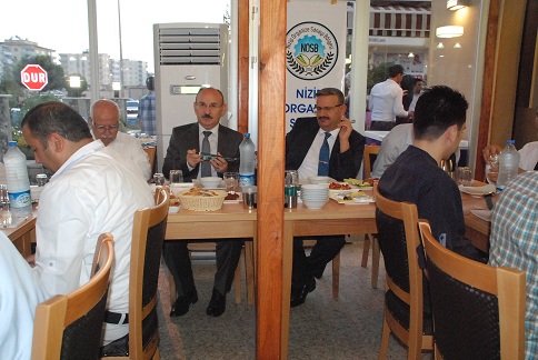 Nizip Organize Sanayi Bölgesi üyeleri iftar yemeğinde buluştu.