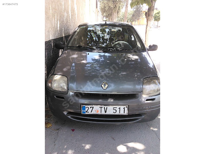 Temiz aile arabası clio 1.4 rna klimalı