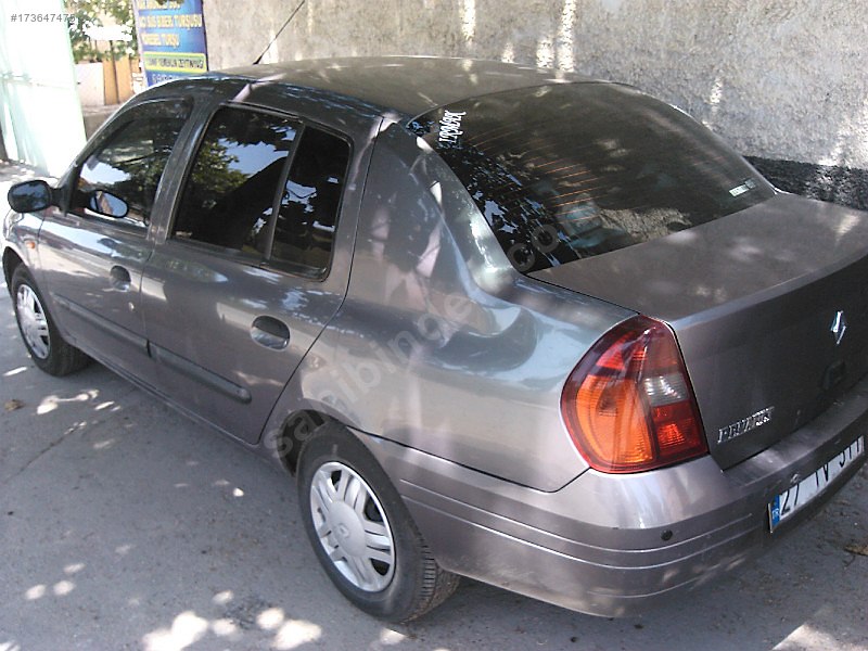 Temiz aile arabası clio 1.4 rna klimalı