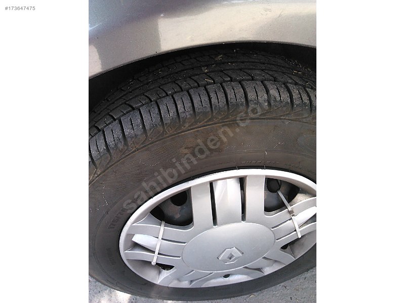 Temiz aile arabası clio 1.4 rna klimalı