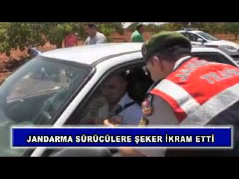 Jandarma sürücülere şeker ikram etti
