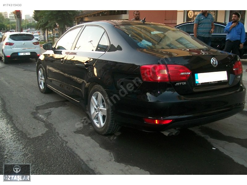 öztaşlardan 1.4 benzinli jetta comfortline 7.800 km de hatasız