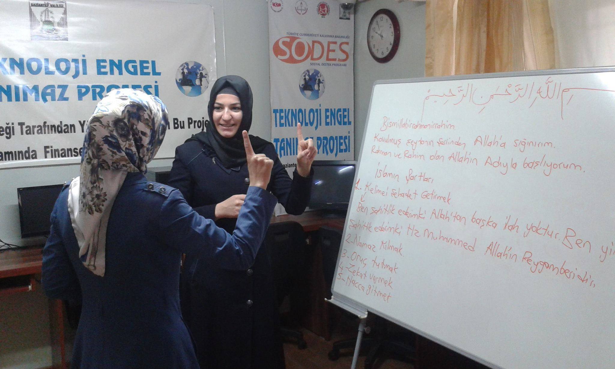 Işitme engellilere yönelik dini temel bilgiler kursu