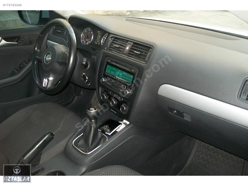 öztaşlar'dan 2012 1.6tdı trendline jetta hatasız boyasız