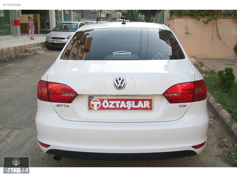 öztaşlar'dan 2012 1.6tdı trendline jetta hatasız boyasız