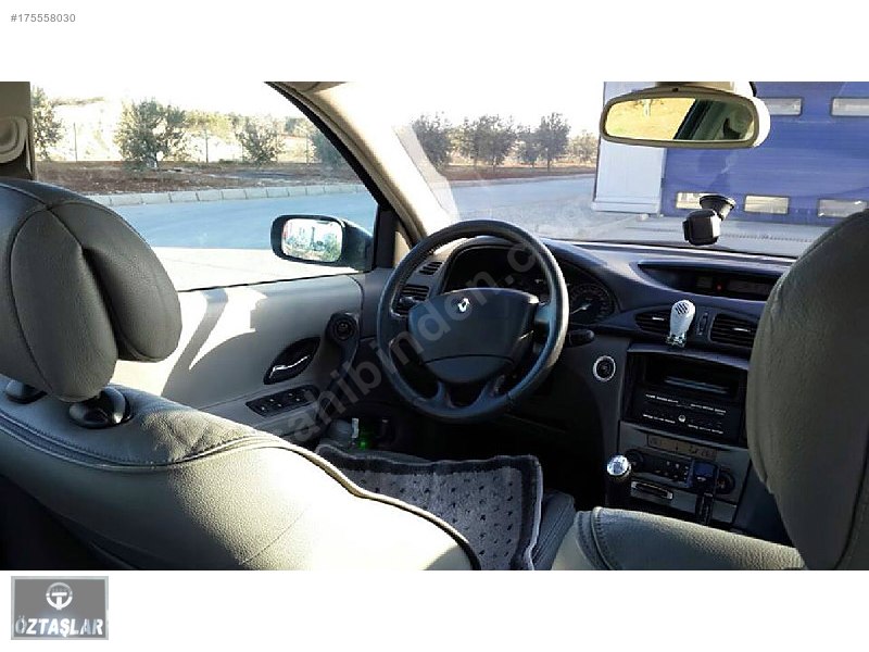 öztaşlar'dan 1.6 benzinli lpg li laguna en fulu