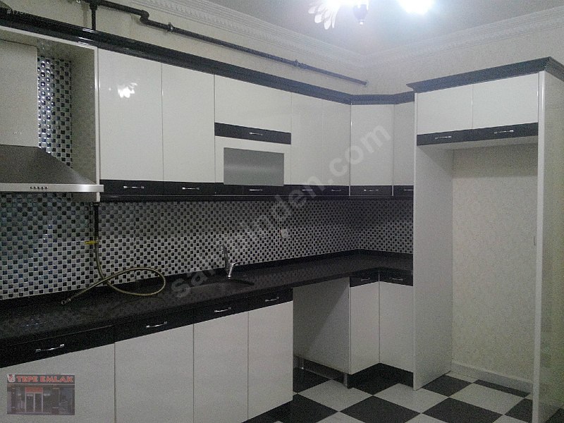 Tepe emlaktan nizip merkezde kiralık 3+1 lüx daire