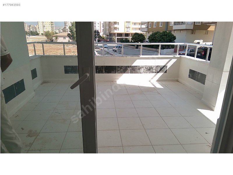 185 m yeni daire önü park