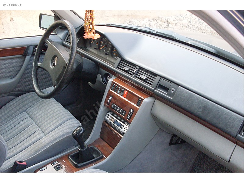 SAHİBİNDEN SATILIK ORJINAL MERCEDES 200 E TR'de TEK