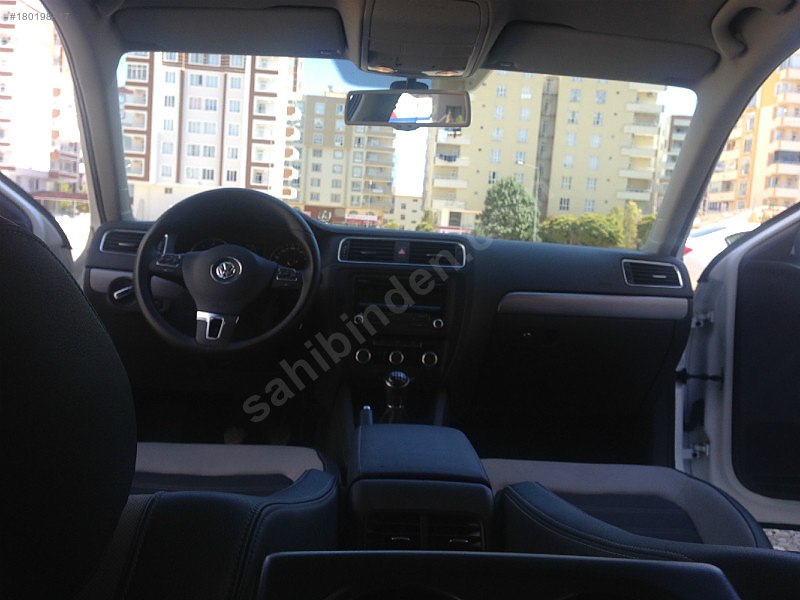 2012 jetta comfortline şeker beyazı 24 bin km de