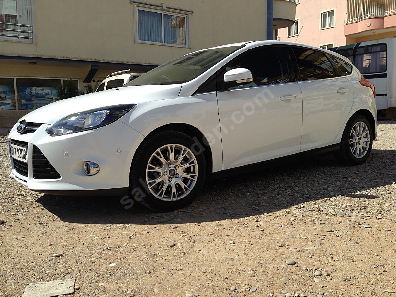 2012 model ford focus titanium x paket