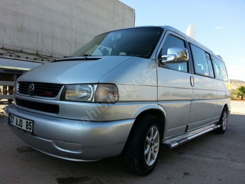 2000 model koltuklu caravella minibüs.