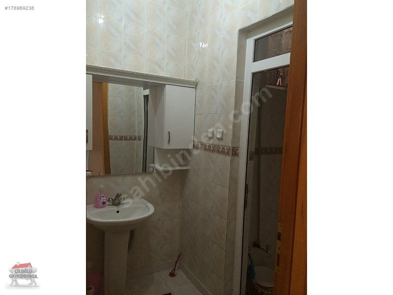 menders mh. de 304 m2 arsa