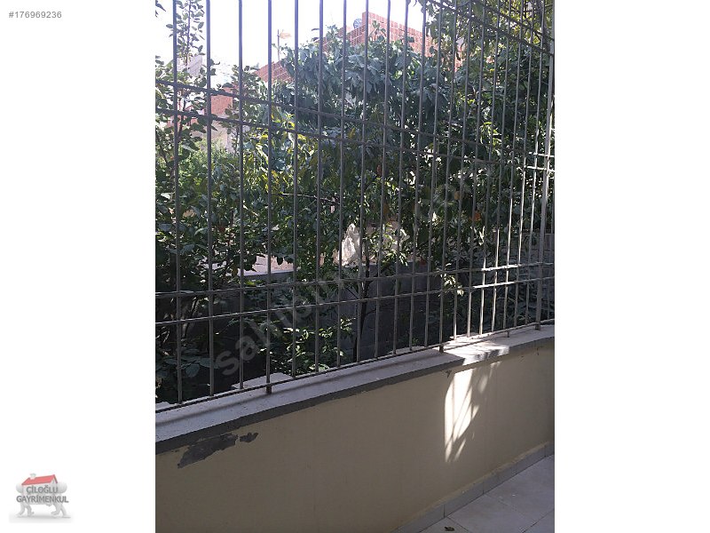 menders mh. de 304 m2 arsa