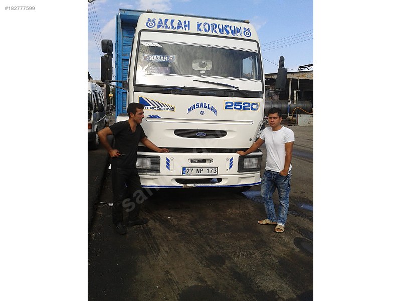 2011 model ford cargo