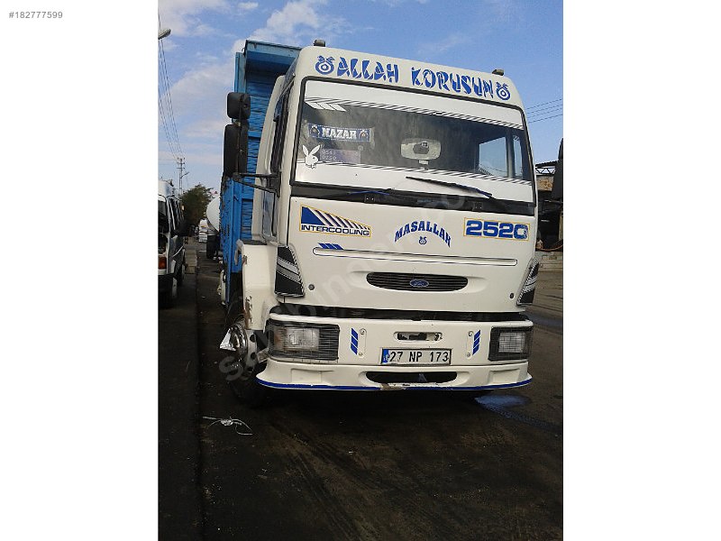 2011 model ford cargo