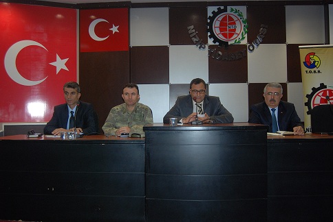 Nizip Kaymakamı Harun SARIFAKIOĞULLARI bu gün mahalle muhtarlarıyla bir araya geldi. Nizip Kaymakamı Harun SARIFAKIOĞULLARI bu gün mahalle muhtarlarıyla bir araya geldi.