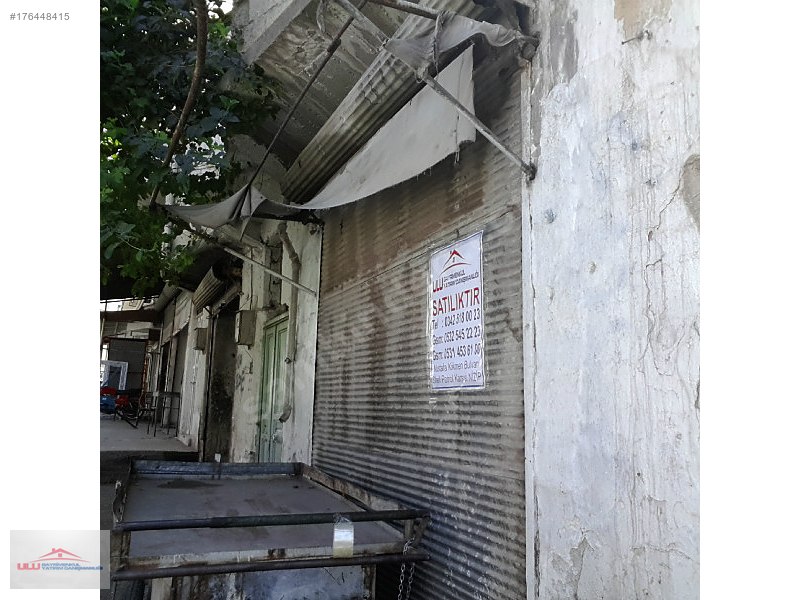 Ulu gayrimenkul dan müstakil ev altı iki dükkan yatırımlık....
