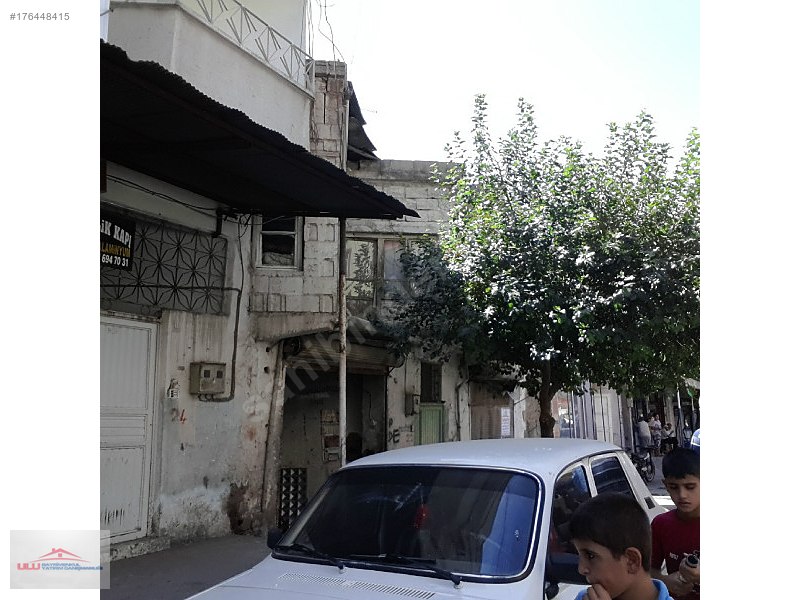 Ulu gayrimenkul dan müstakil ev altı iki dükkan yatırımlık....