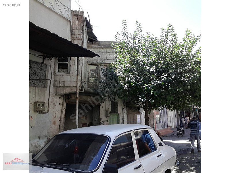 Ulu gayrimenkul dan müstakil ev altı iki dükkan yatırımlık....