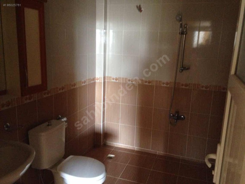 4+1 Doğalgazlı Kiralık Ev