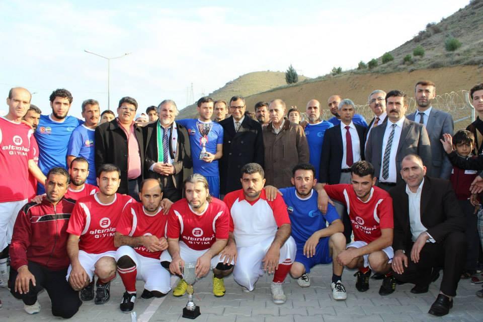 Photo - Nizip Konteyner kente ve Nizip Çadırkent arasında düzenlenen voleybol müsabak