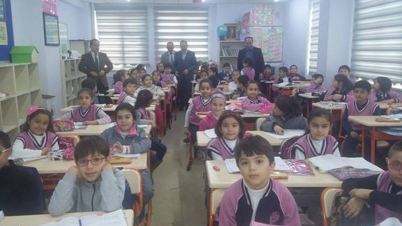 Ilçe milli eğitim müdür vekili yahya kemal karaoğlan ve ilçe milli eğitim şube müdürü