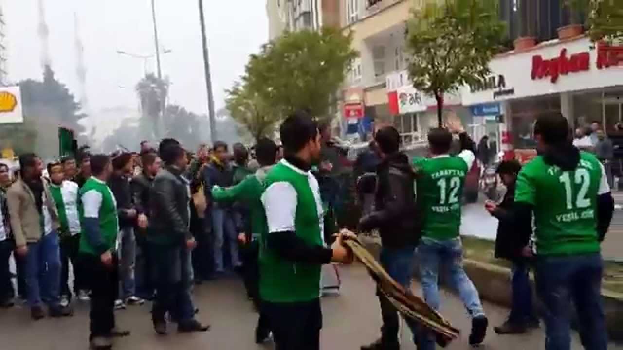 Nizip spor taraftar grubu farkındalık yaratmak için ilçe merkezinde yürüyüş düzenledi Nizip spor taraftar grubu farkındalık yaratmak için ilçe merkezinde yürüyüş düzenledi