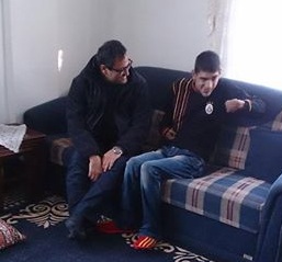 Nizip Kaymakamı Harun SARIFAKIOĞULLARI, Nizip Engelliler Derneği üyesi Yusuf Türkmeno Nizip Kaymakamı Harun SARIFAKIOĞULLARI, Nizip Engelliler Derneği üyesi Yusuf Türkmeno